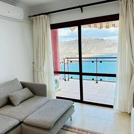 Apartment With Ocean View